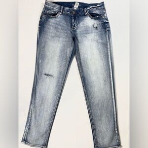 Maurices Women's Jeans Med Rise Stretch Straight Leg Light Wash Size 15/16 A-17